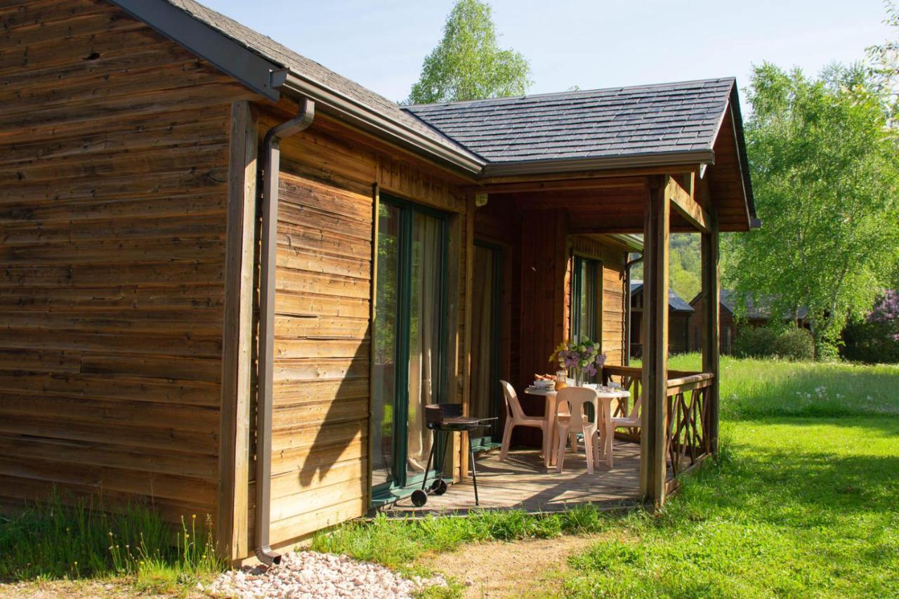 Les Chalets De Booz Saint-Germain-du-Teil Exterior foto